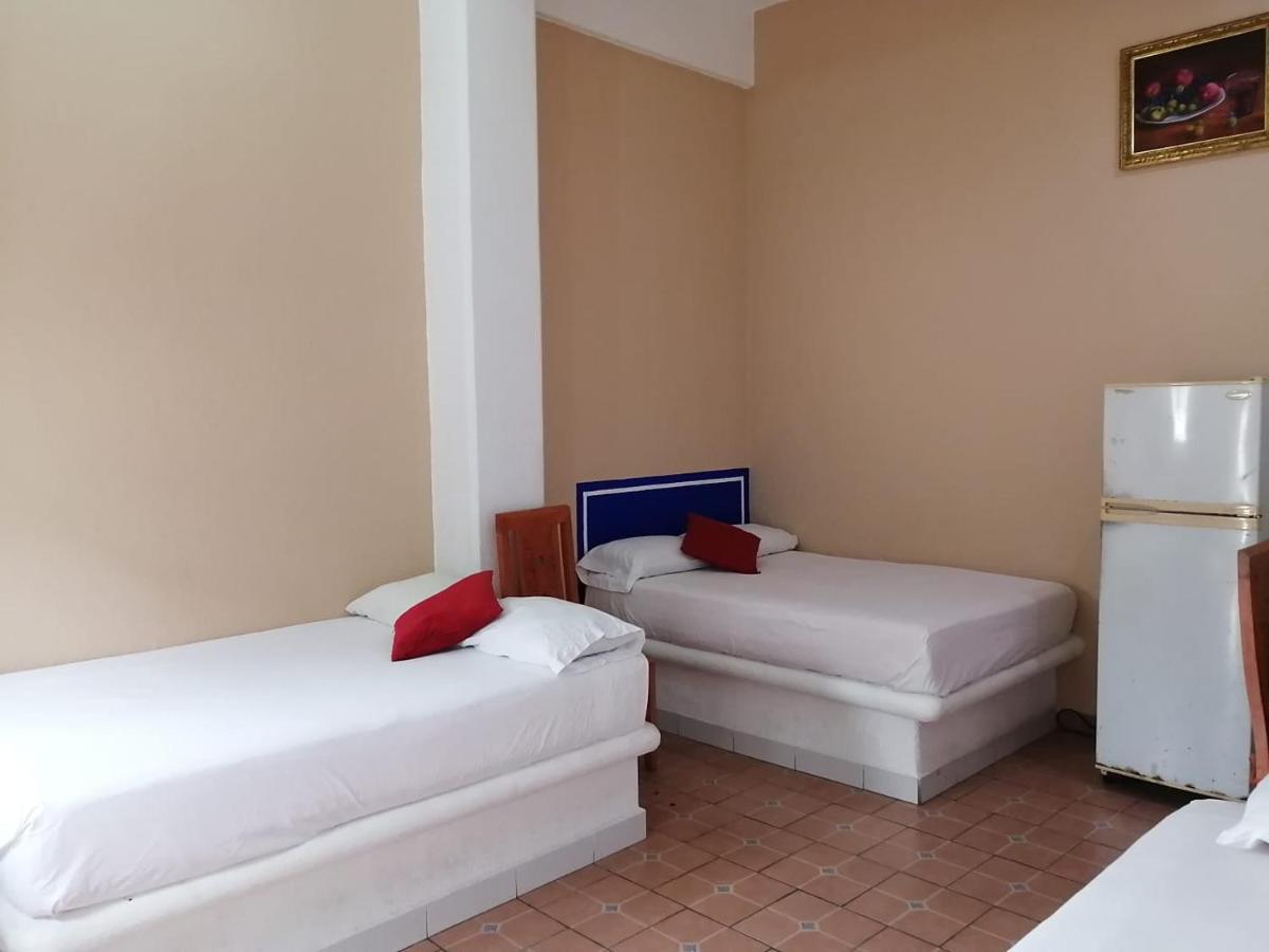 Hotel Isis Сіуатанехо Екстер'єр фото